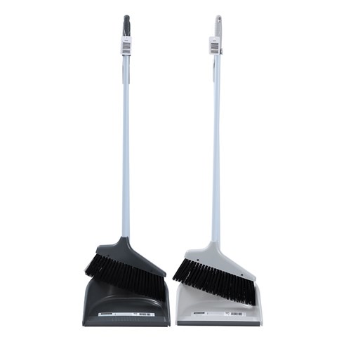 STANDING DUSTPAN & BRUSH