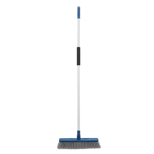 CLEAN OUTDOOR BROOM
