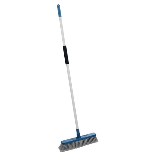 CLEAN OUTDOOR BROOM